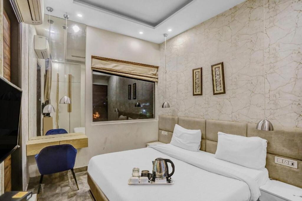 Hotel Konark A Family Stay Aerocity New Delhi Bagian luar foto