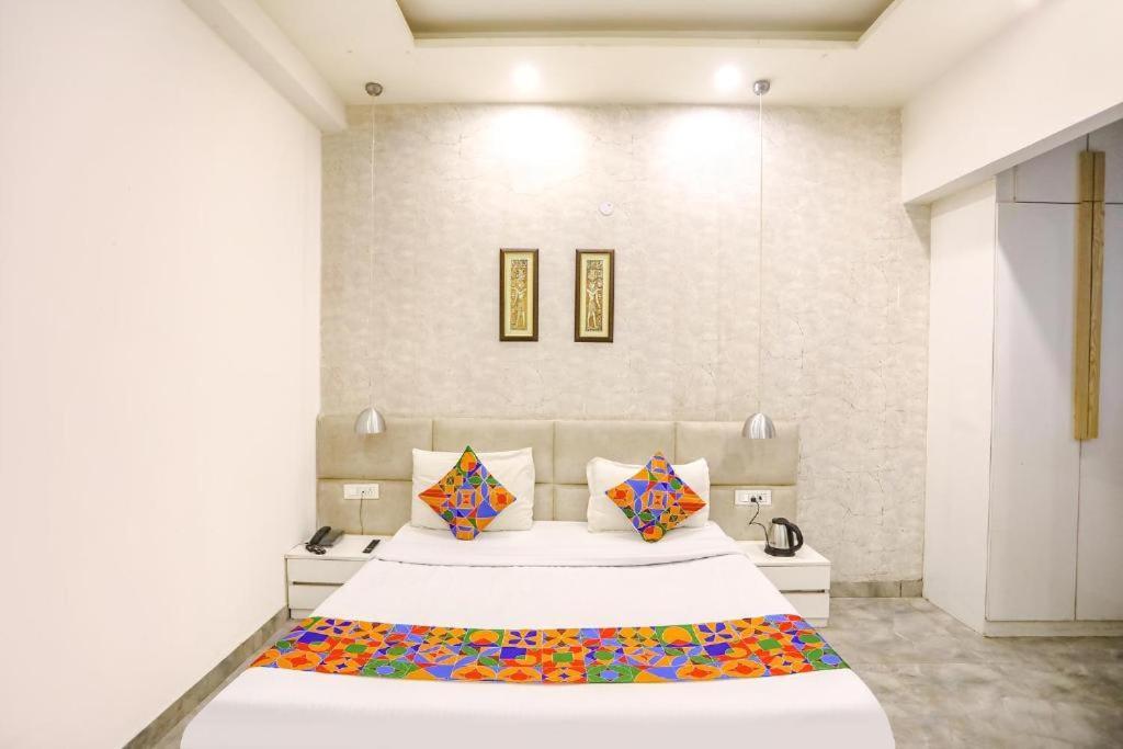 Hotel Konark A Family Stay Aerocity New Delhi Bagian luar foto